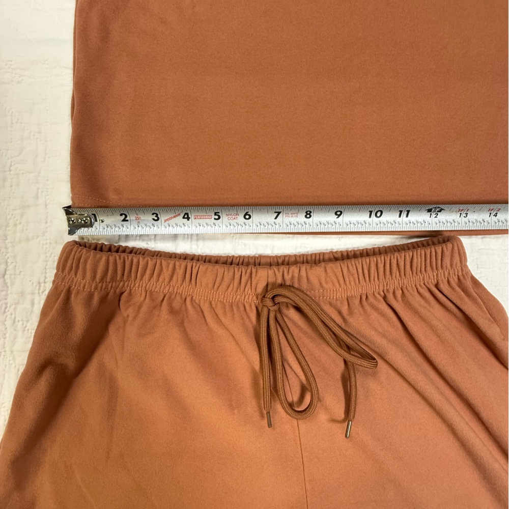 Set Women's Brown Short Sleeve Top with Shorts - Picture 5 of 7
